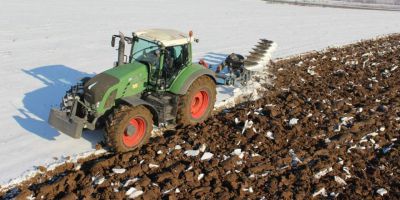 Obracením pluhem, orba